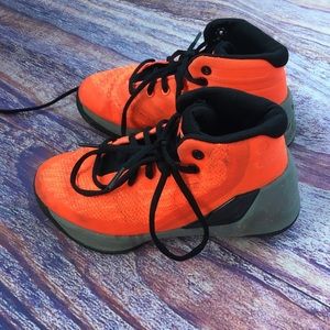 Kids size 13k under armour high tops